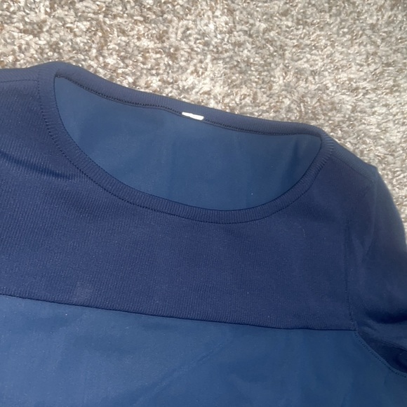 Lululemon thick shirt - Picture 3 of 4